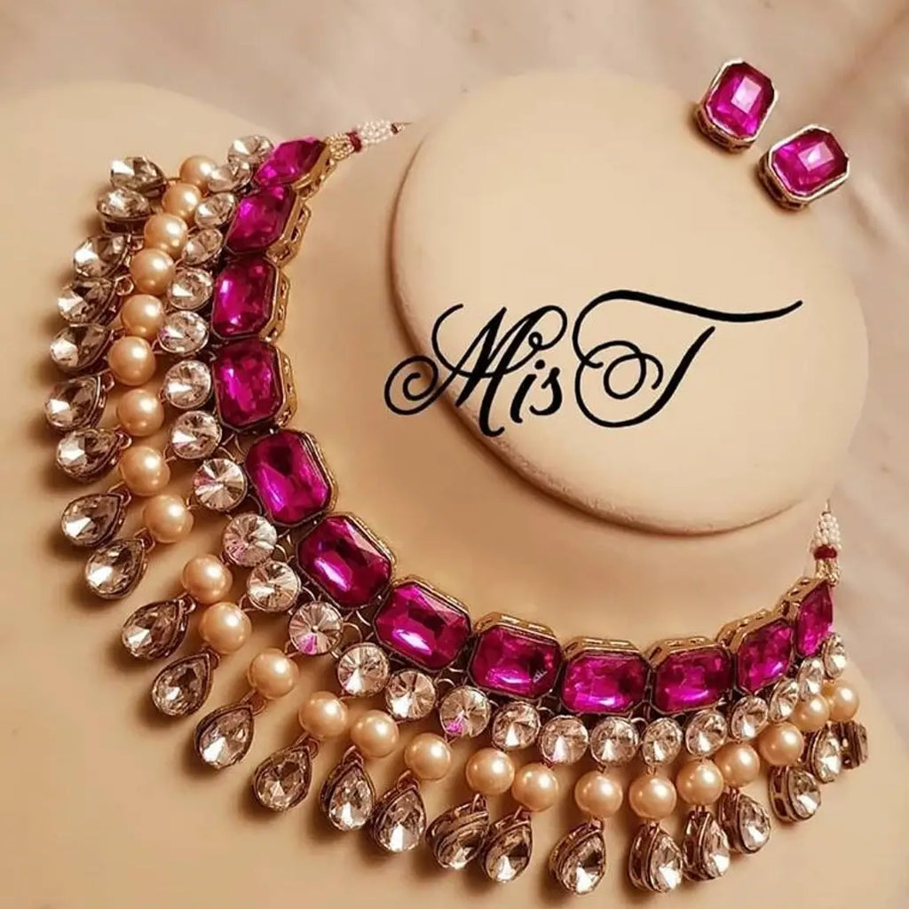 Fashionable Alloy Kundan Necklace Set
