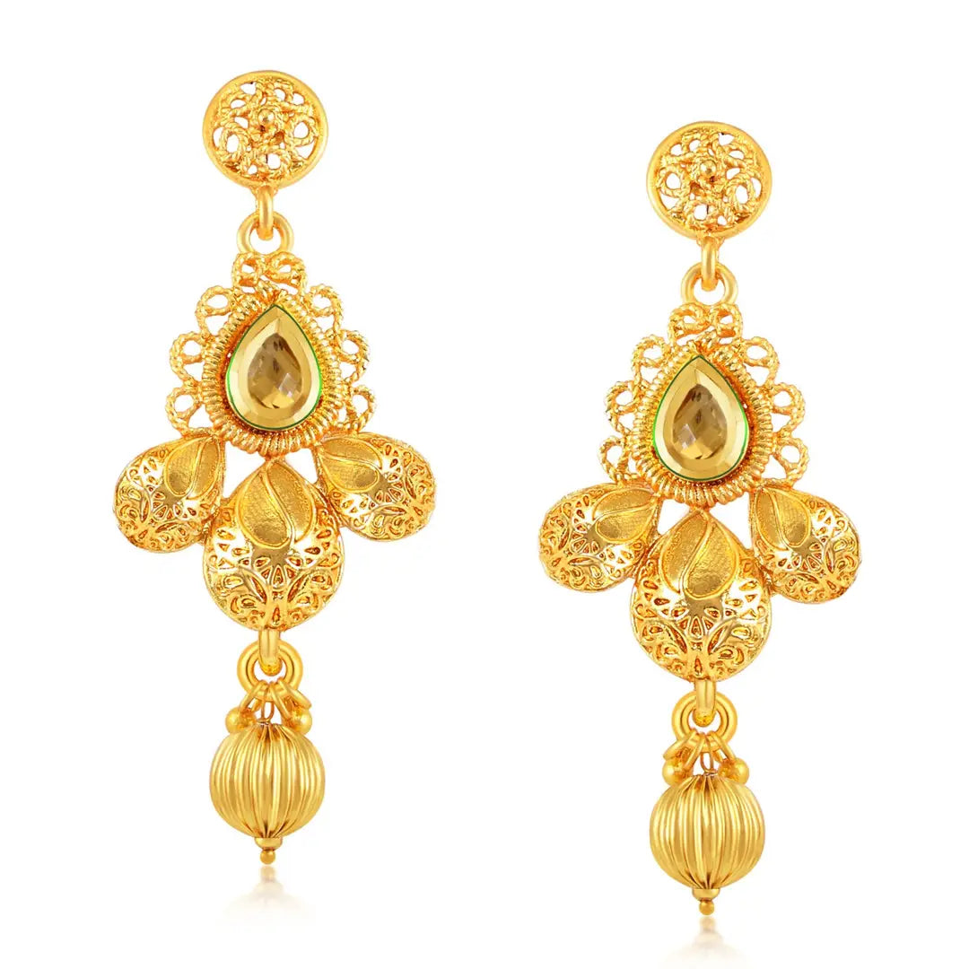 Sukkhi Traditional Gold Plated Kundan Choker Necklace Set For Women