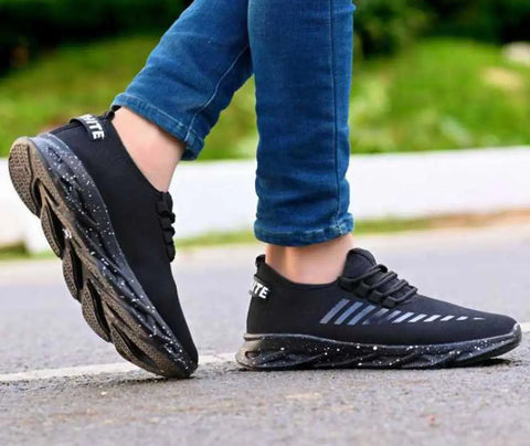 Elegant Black Mesh Solid Sports Shoes For Men